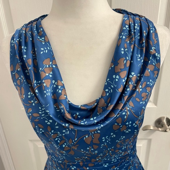 Banana Republic Blue & Grey Cowl Neck Blouse Sleeveless Fitted Sz 6 - Picture 2 of 16